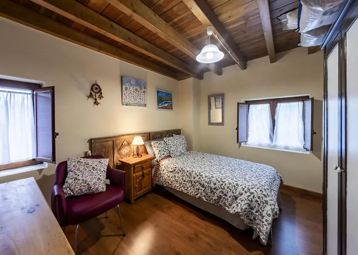 Casa Delia, Casa De Pueblo * Nava