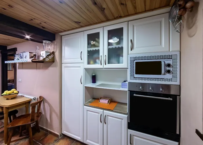 Casa Delia, Casa De Pueblo